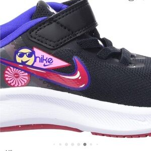 Nike Star Runner 3 SE in Black and Berry Lapis